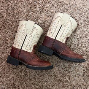 Size 4 cowboy boots